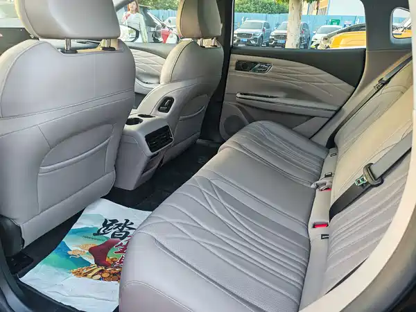 Geely Galaxy Starshine 8 2025