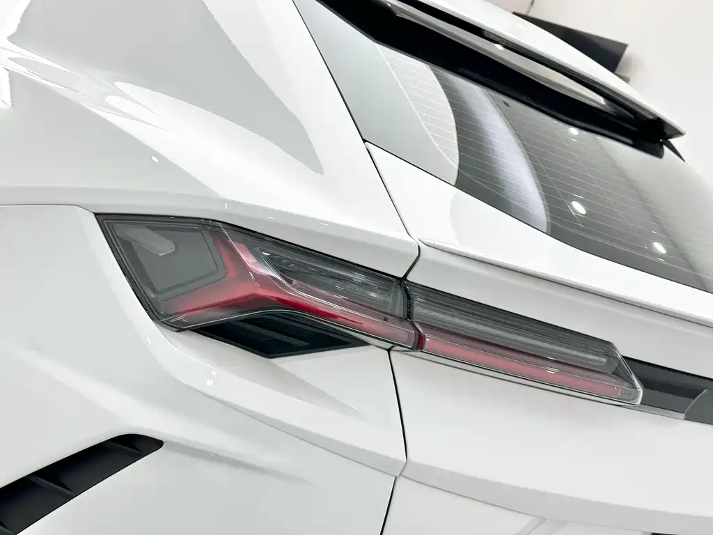 Lamborghini Urus 2022 — фото 20