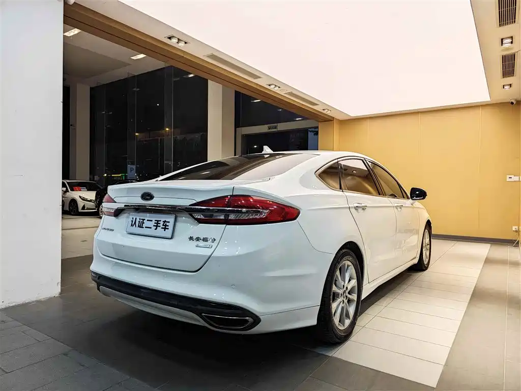 Ford Mondeo 2017 — фото 30