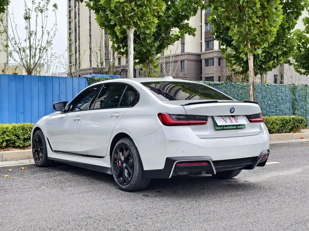 BMW i3 2024
