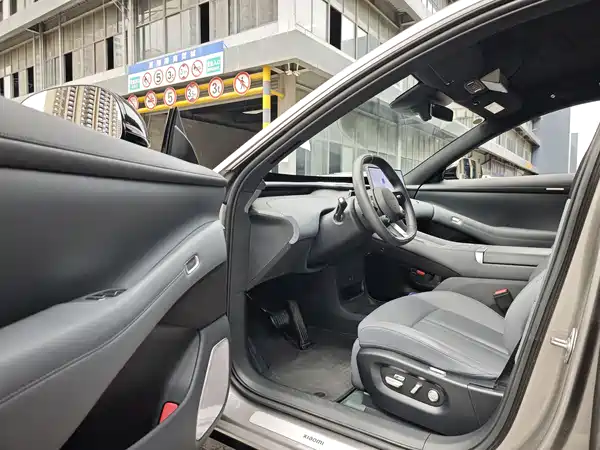 Xiaomi YU7 2025