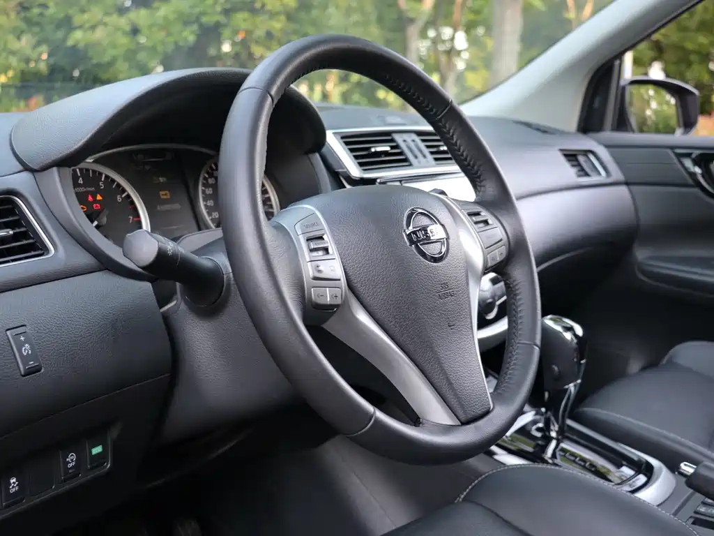 Nissan Tiida 2017 — фото 25