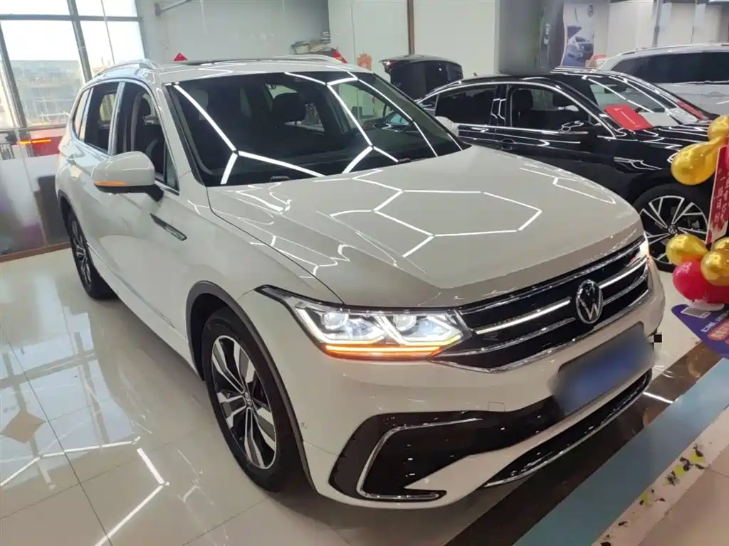 Volkswagen Tiguan L 2022 — фото 4