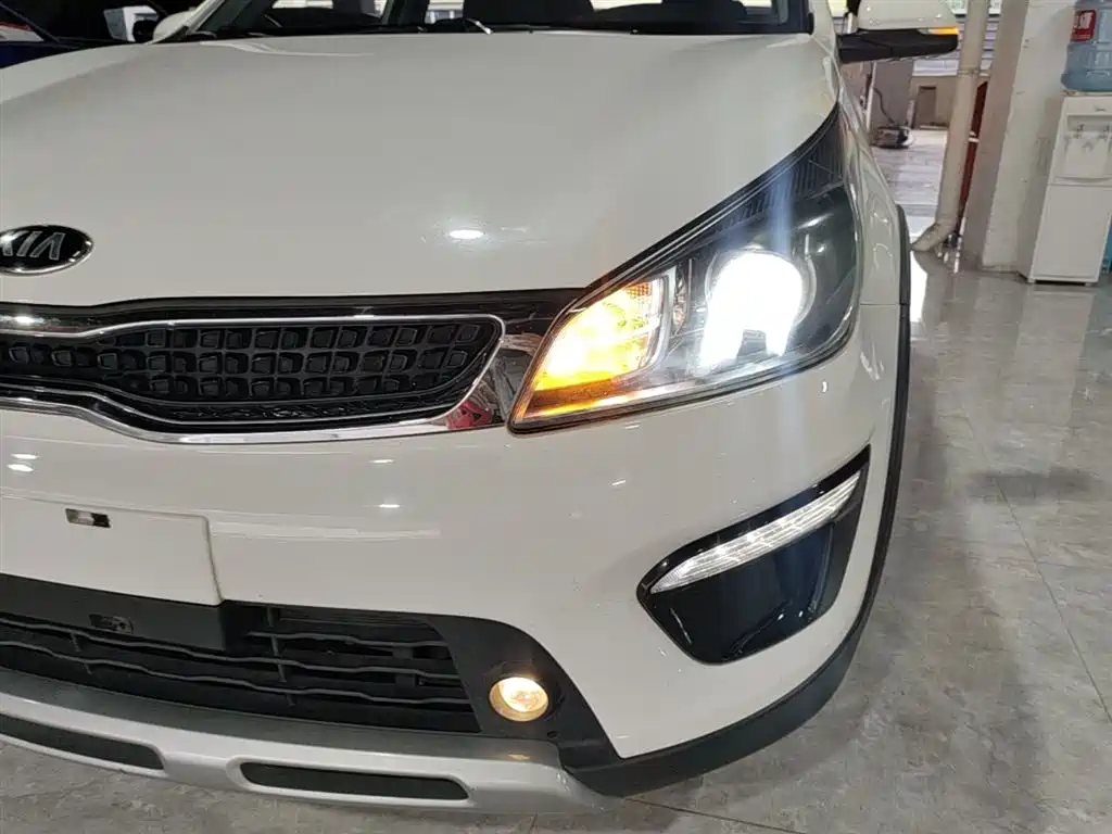 Kia KX Cross 2018 — фото 24