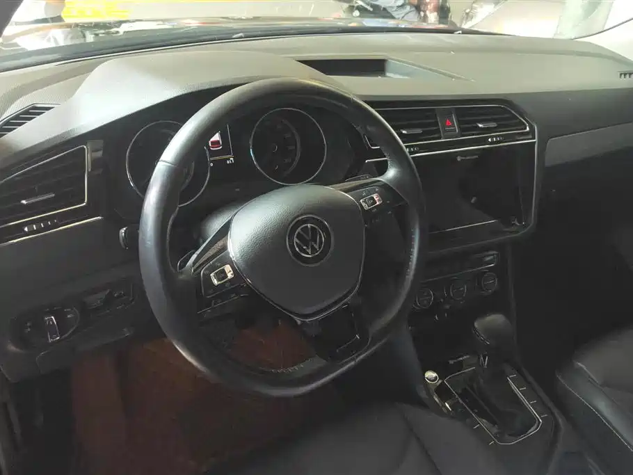 Volkswagen Tiguan L 2021 — фото 12
