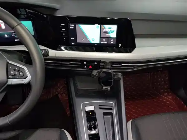 Volkswagen Golf 2023