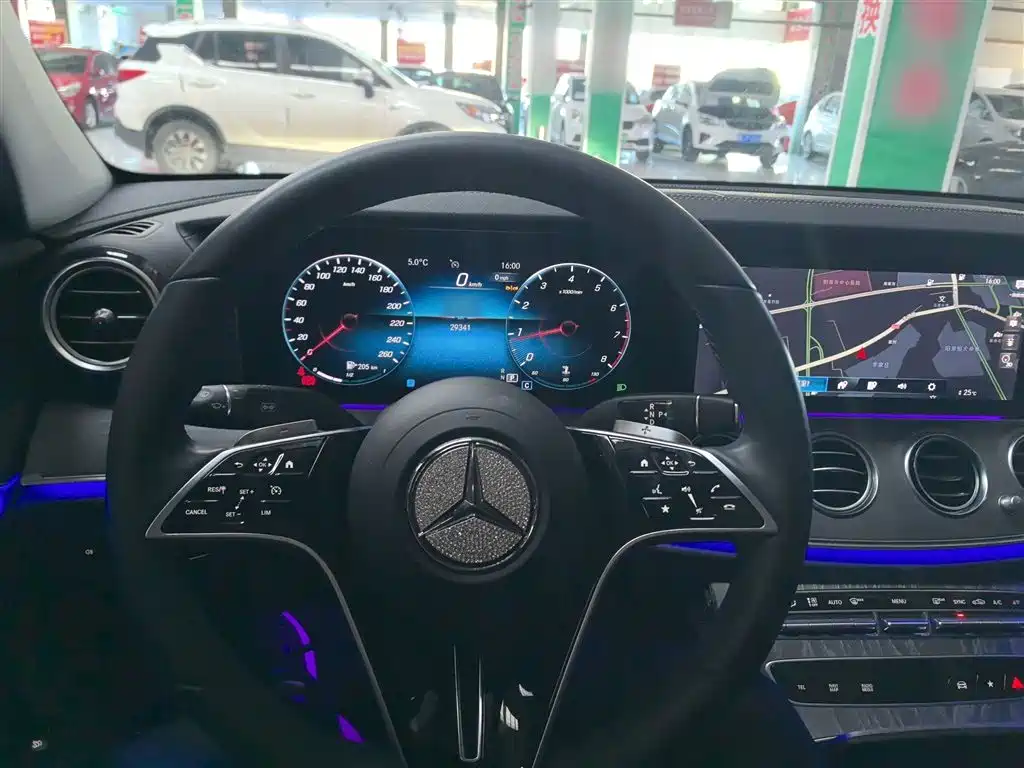 Mercedes-Benz E-Class 2023 — фото 10