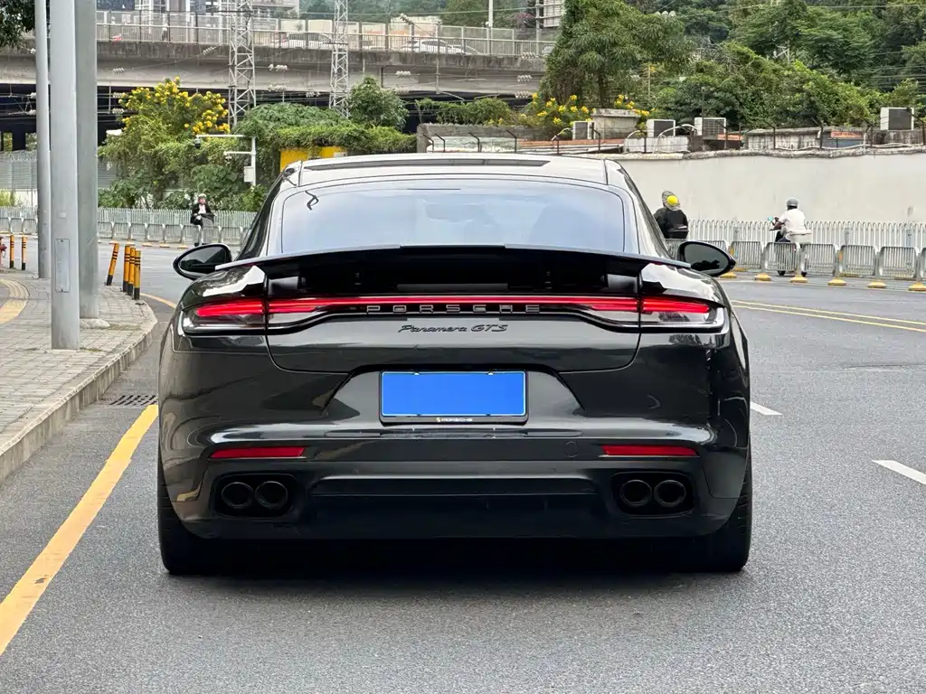 Porsche Panamera 2021 — фото 18