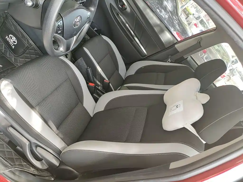 Toyota Yaris L 2022 — фото 11
