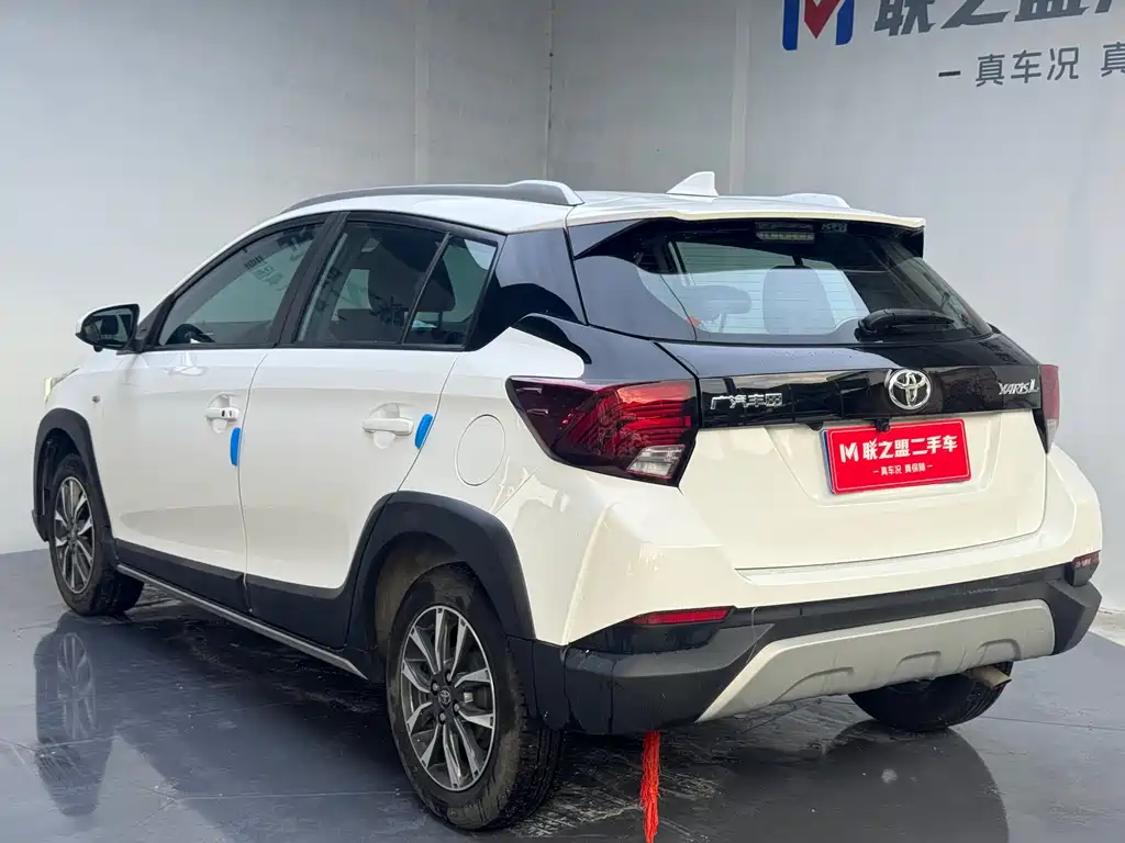 Toyota Yaris L 2023 — фото 4