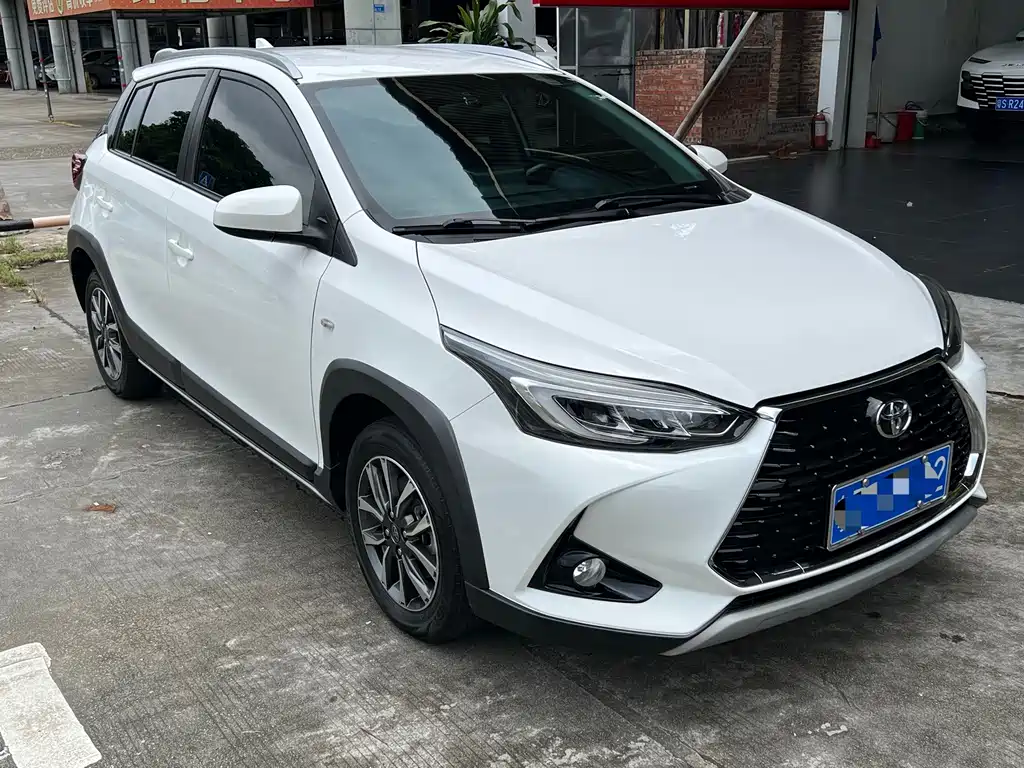 Toyota Yaris L 2023