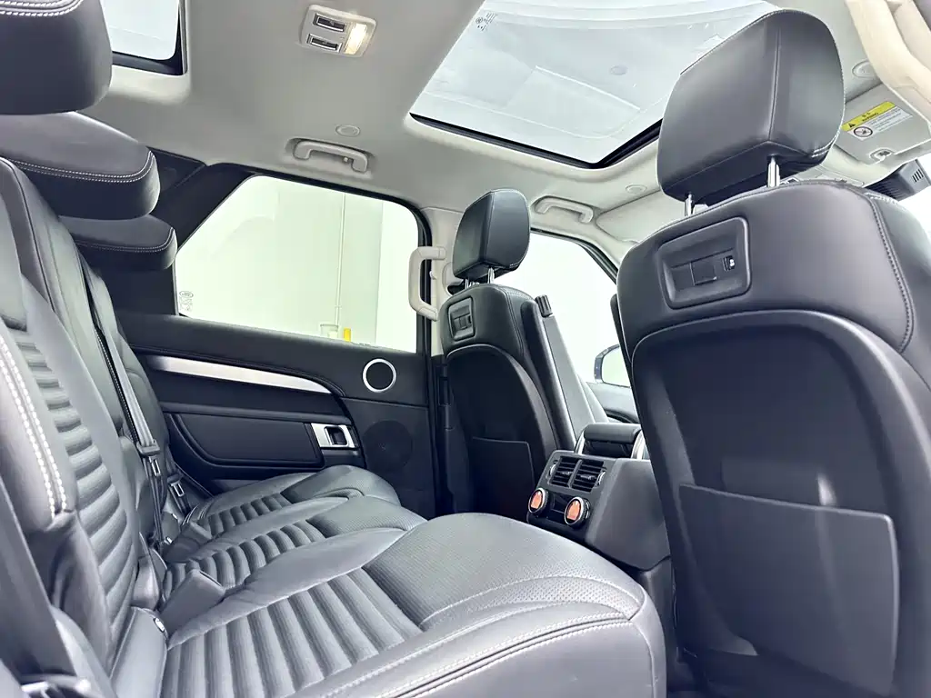 Land Rover Discovery 2022 — фото 13