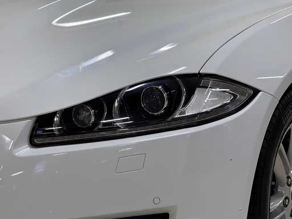 Jaguar XF 2016 — фото 3