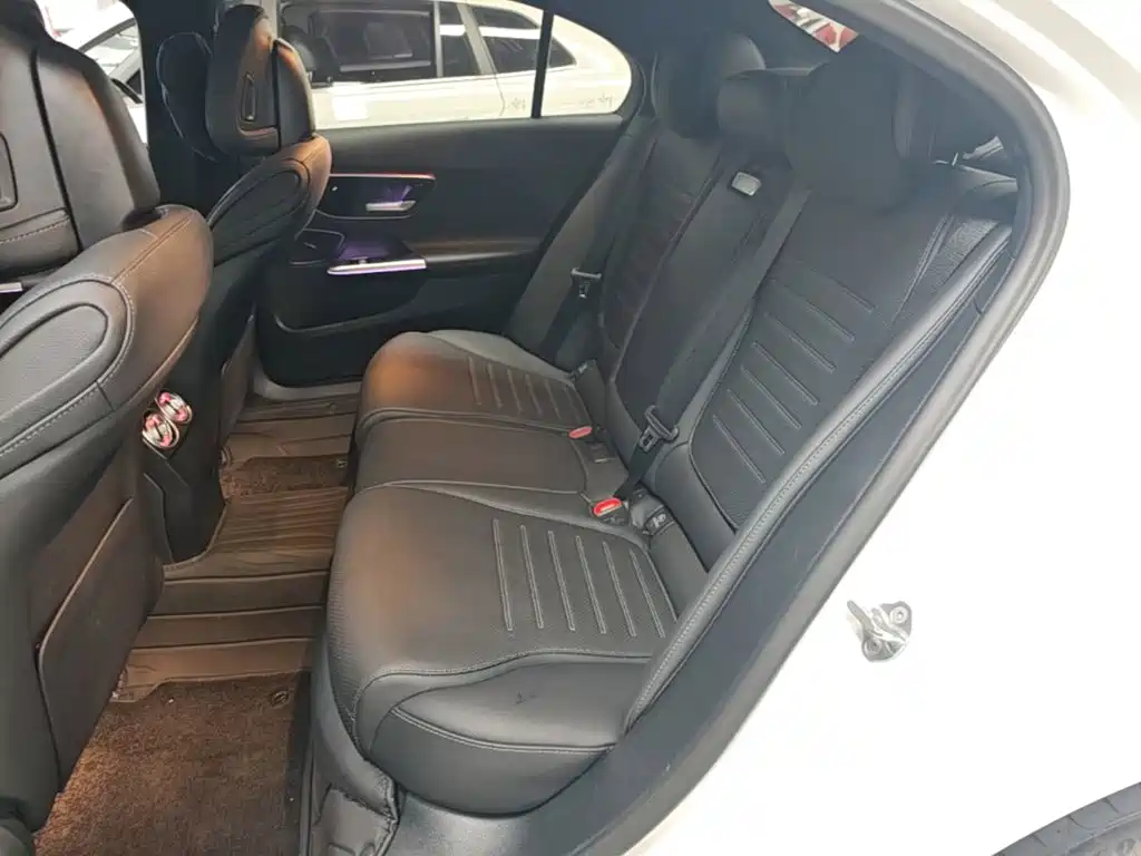 Mercedes-Benz C-Class 2023 — фото 17