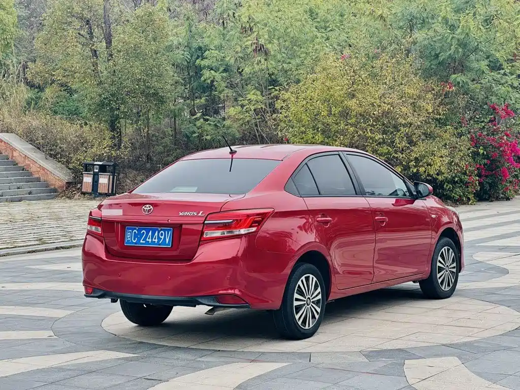 Toyota Yaris L 2017