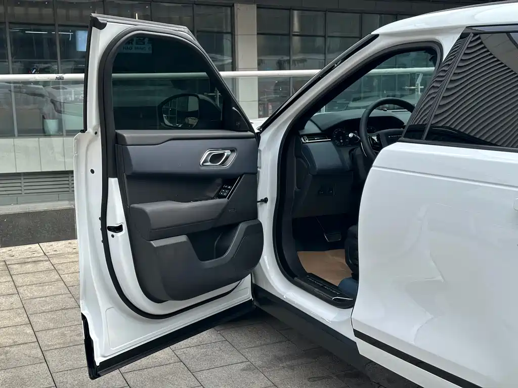Land Rover Velar 2024