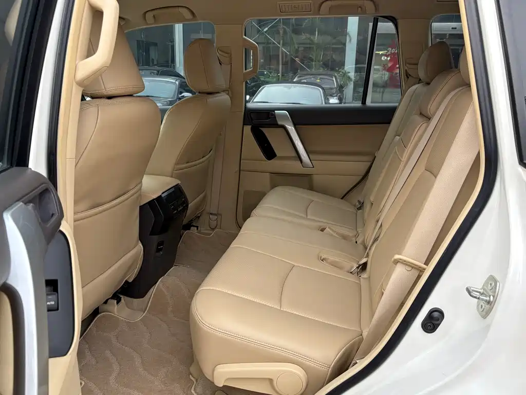 Toyota Prado 2016 — фото 12