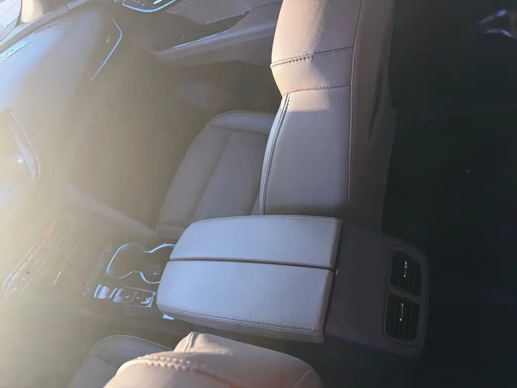 Buick Envision Plus 2022 — фото 8