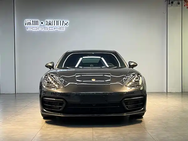 Porsche Panamera 2021
