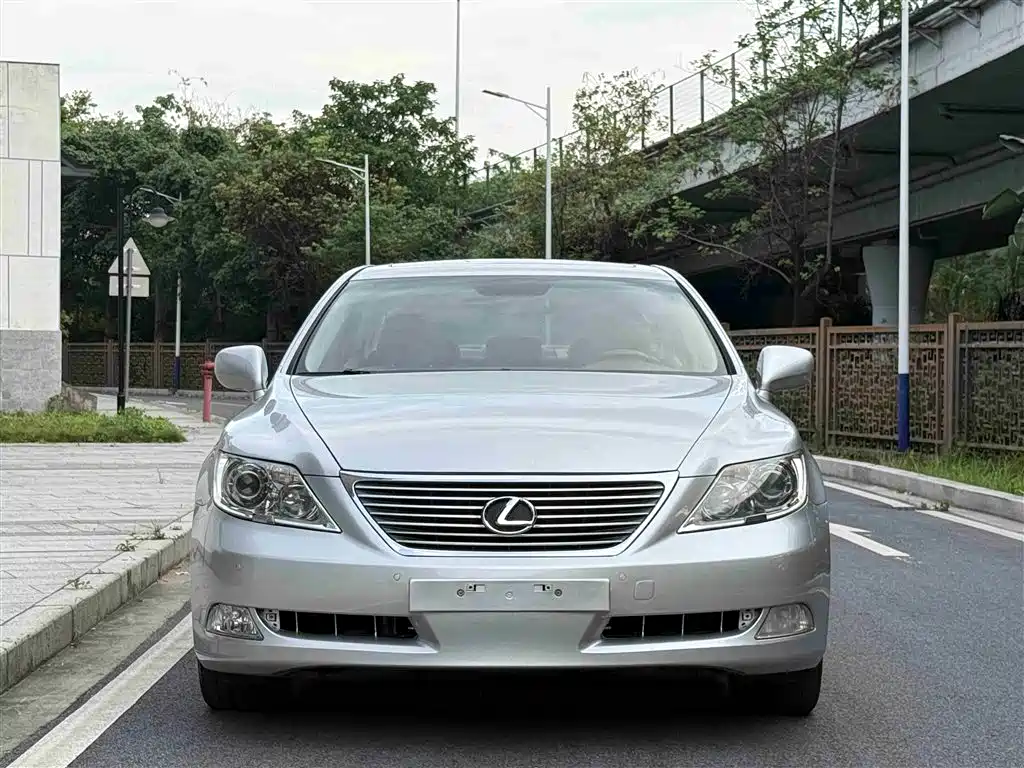 Lexus LS 2008