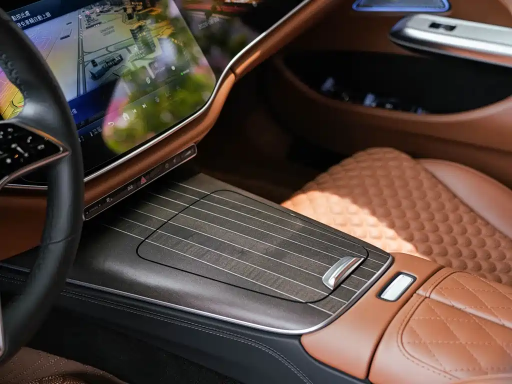 Mercedes-Benz E-Class 2024 — фото 14