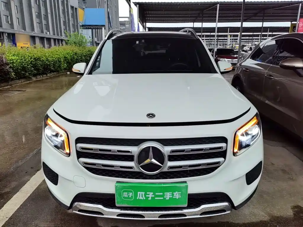 Mercedes-Benz GLB 2023