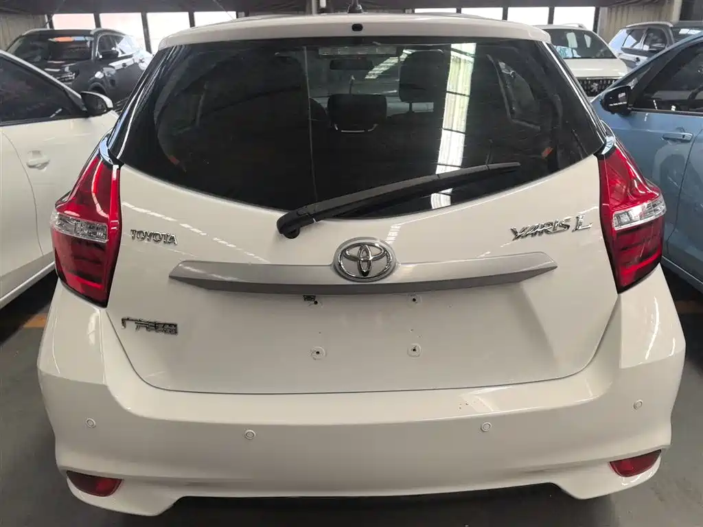 Toyota Yaris L 2018 — фото 6