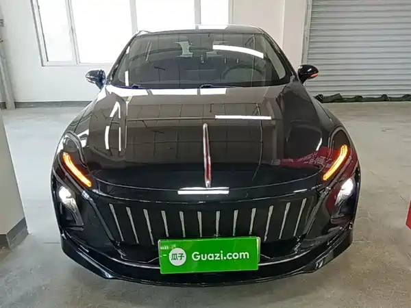 Hongqi E-QM5 2023