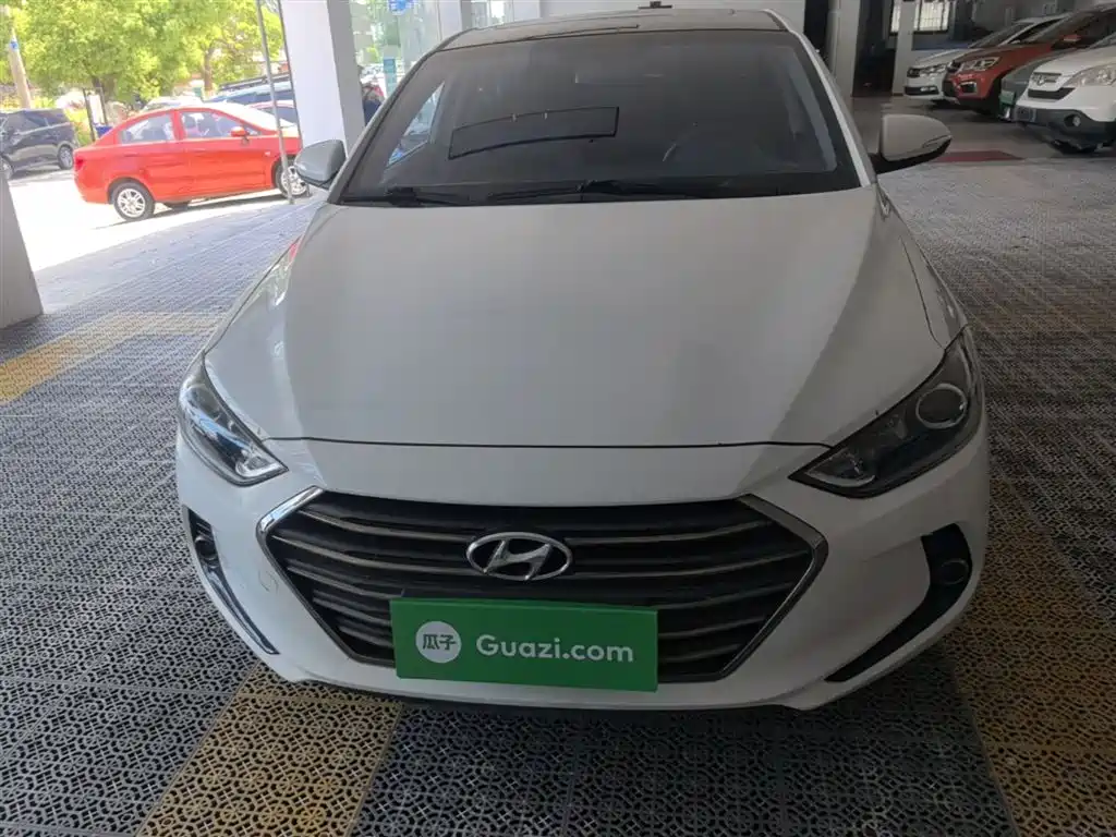Hyundai Elantra 2017 — фото 3