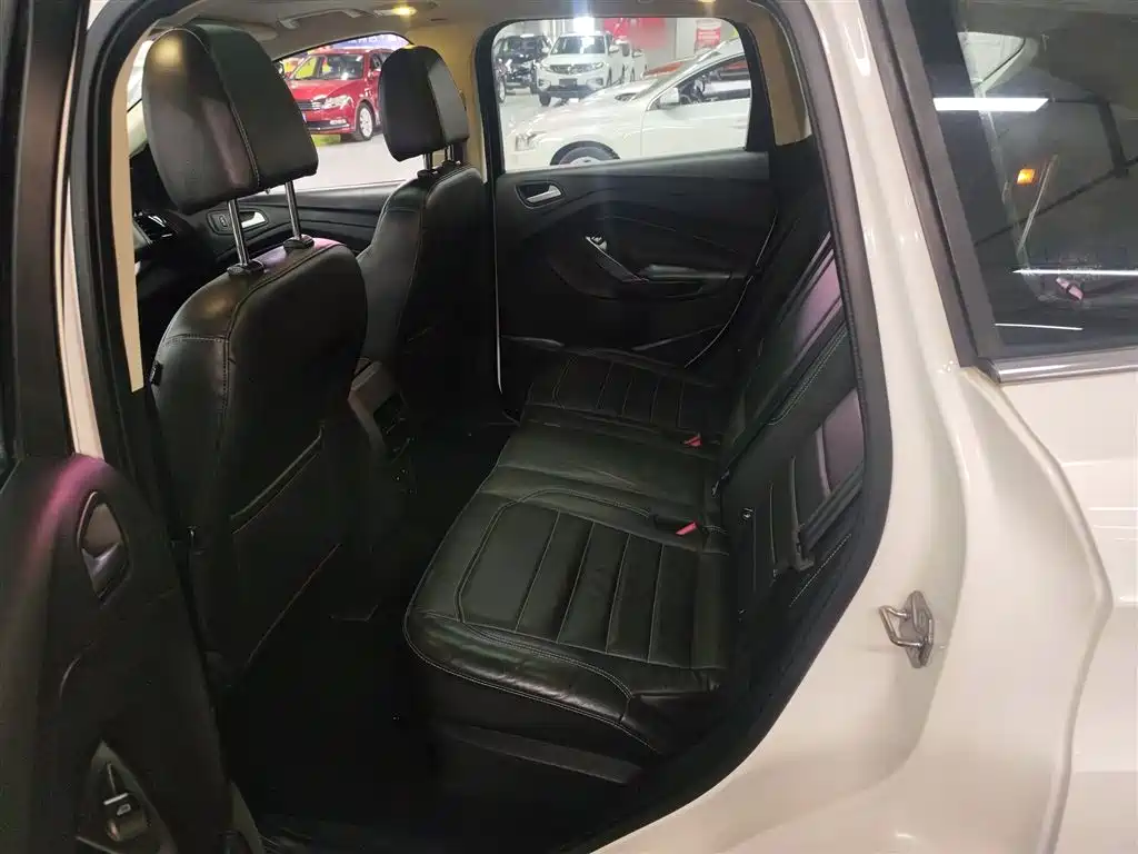 Ford Kuga 2017 — фото 13