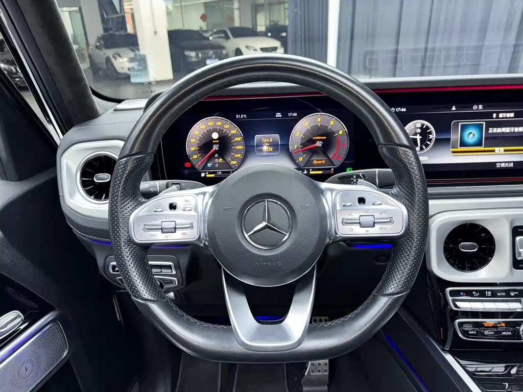 Mercedes-Benz G-Class 2019 — фото 16