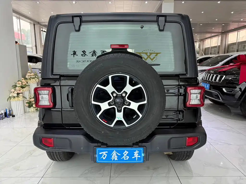 Jeep Wrangler 2024 — фото 16
