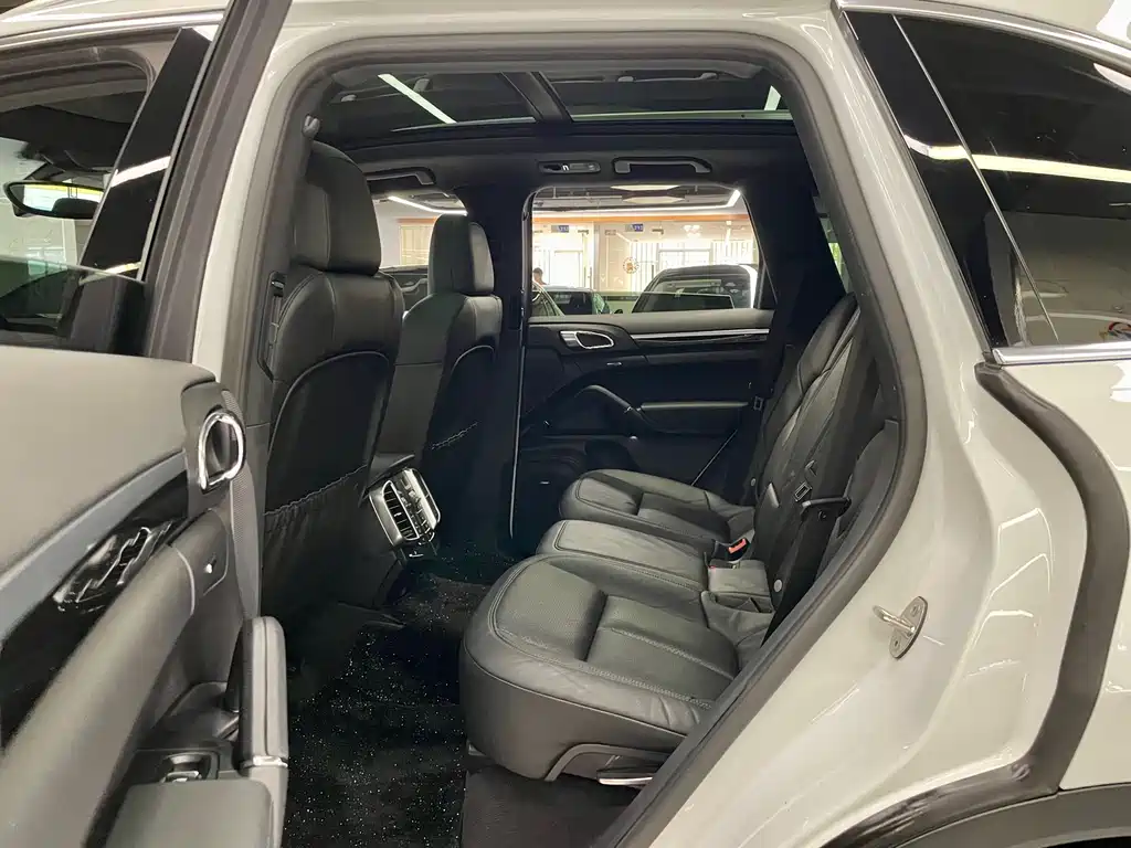 Porsche Cayenne 2016