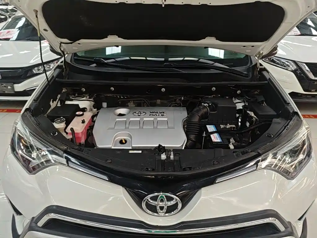 Toyota RAV4 2019 — фото 20