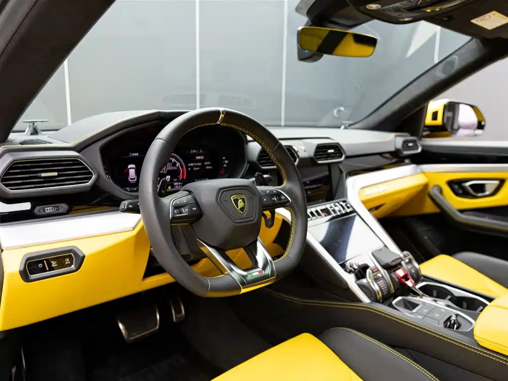Lamborghini Urus 2019 — фото 9