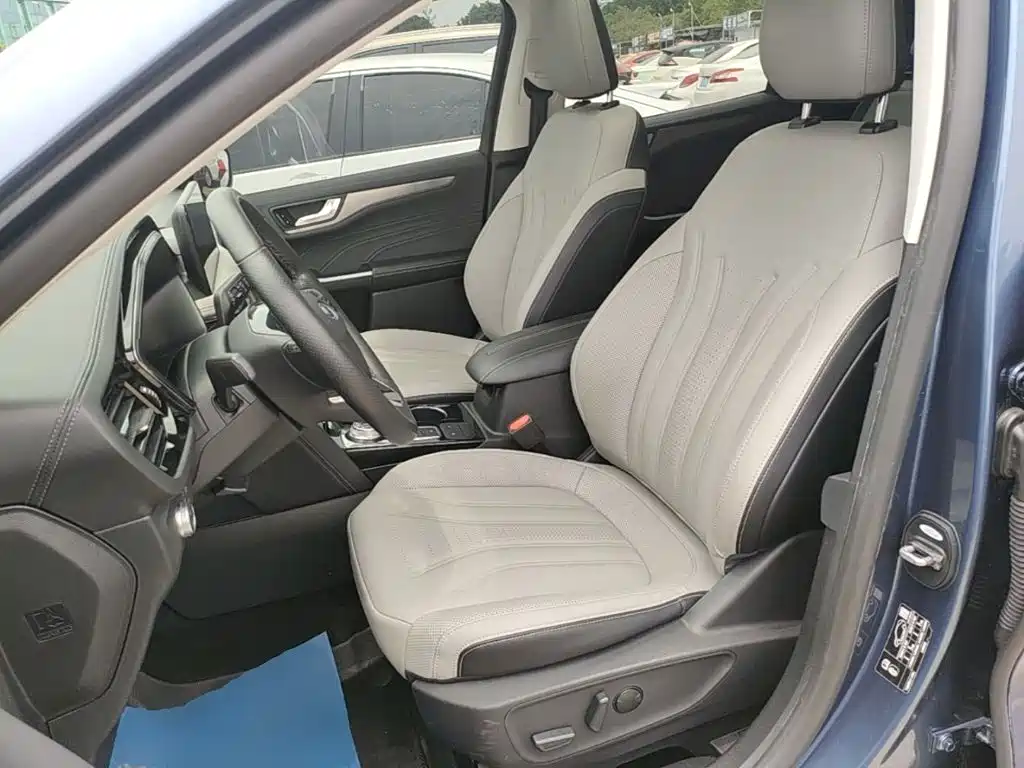 Ford Escape 2021 — фото 15