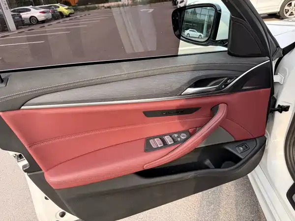 BMW 5 Series 2023
