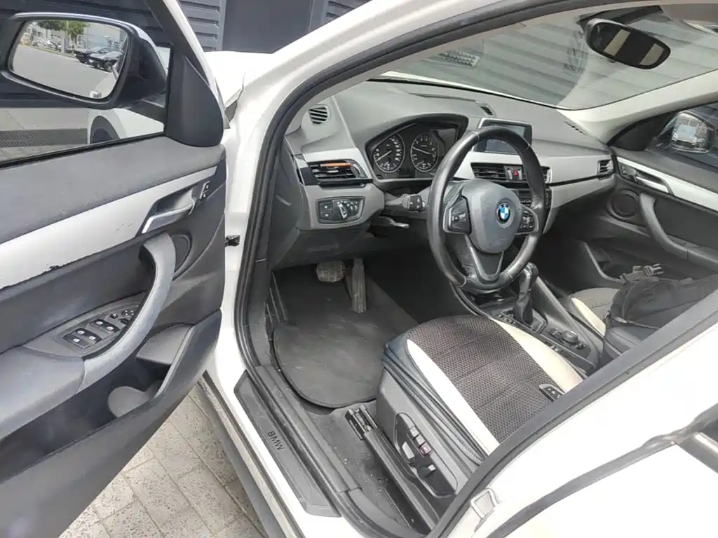 BMW X1 2017 — фото 16