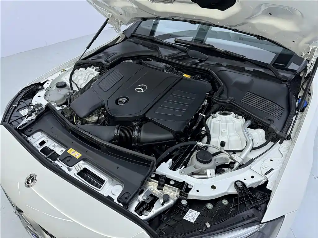 Mercedes-Benz C-Class 2024 — фото 11