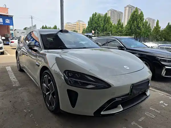 Xiaomi SU7 2025