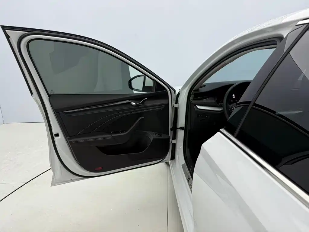 Skoda Octavia 2023 — фото 12
