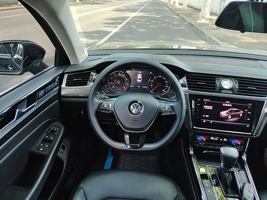 Volkswagen Phideon 2018 — фото 11