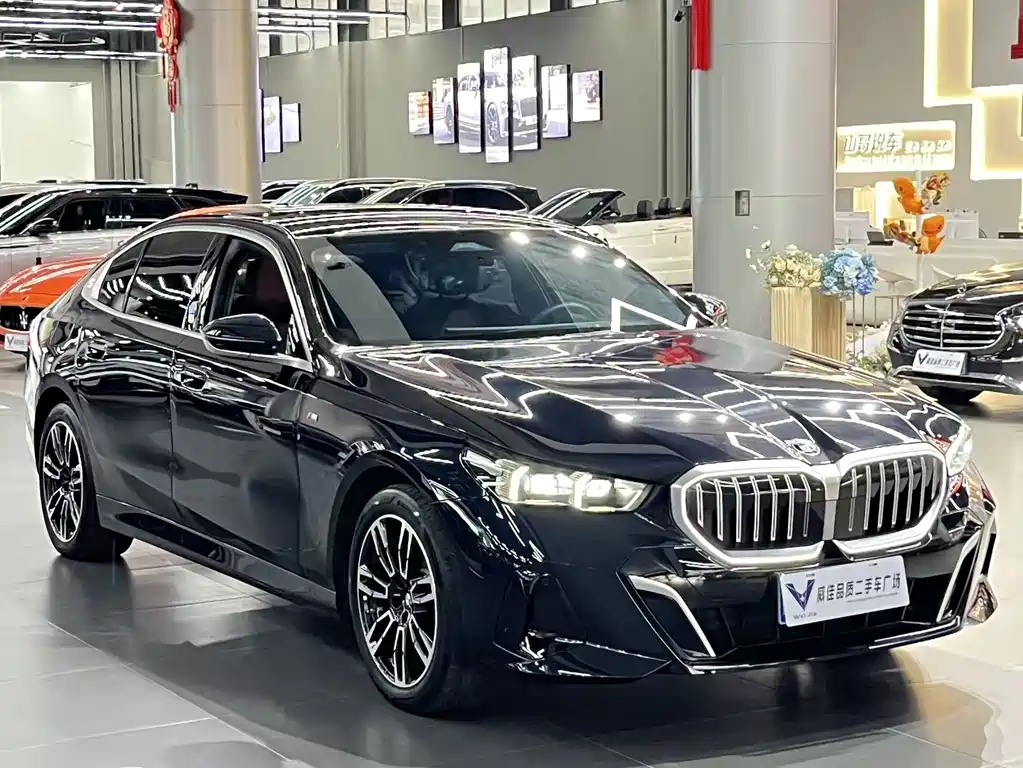 BMW 5 Series 2025