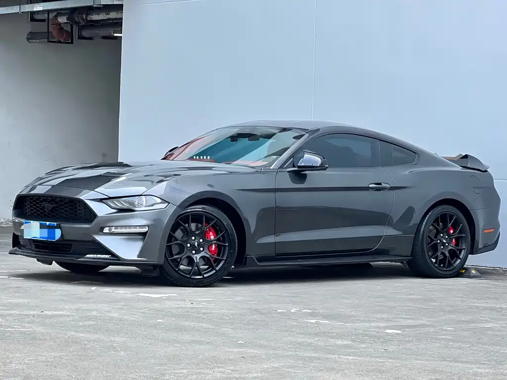 Ford Mustang 2020 — фото 1