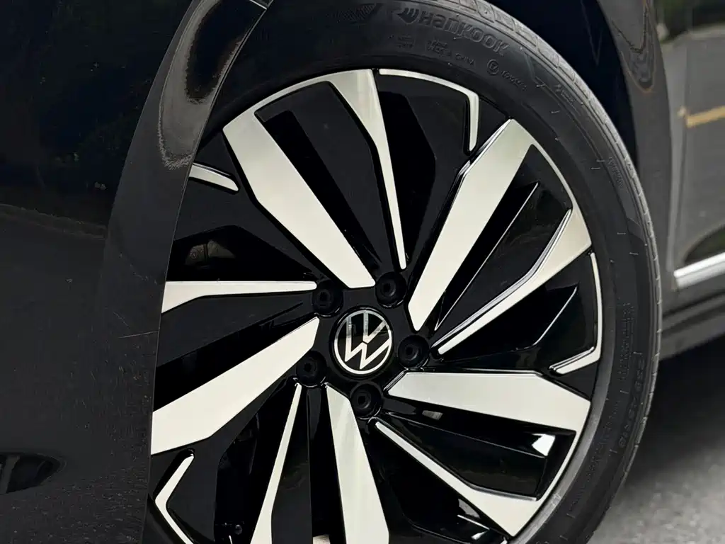 Volkswagen Passat 2024 — фото 15