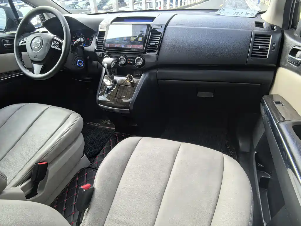Mazda 8 2015 — фото 14