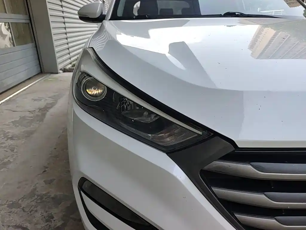 Hyundai Tucson 2015 — фото 11