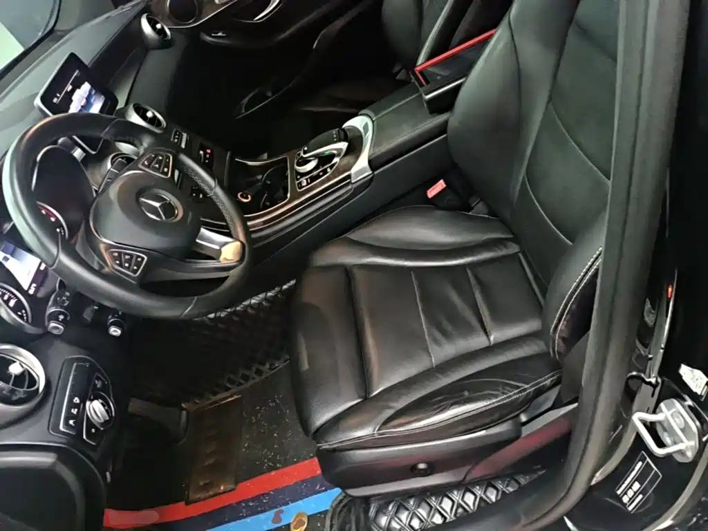 Mercedes-Benz GLC 2018 — фото 15