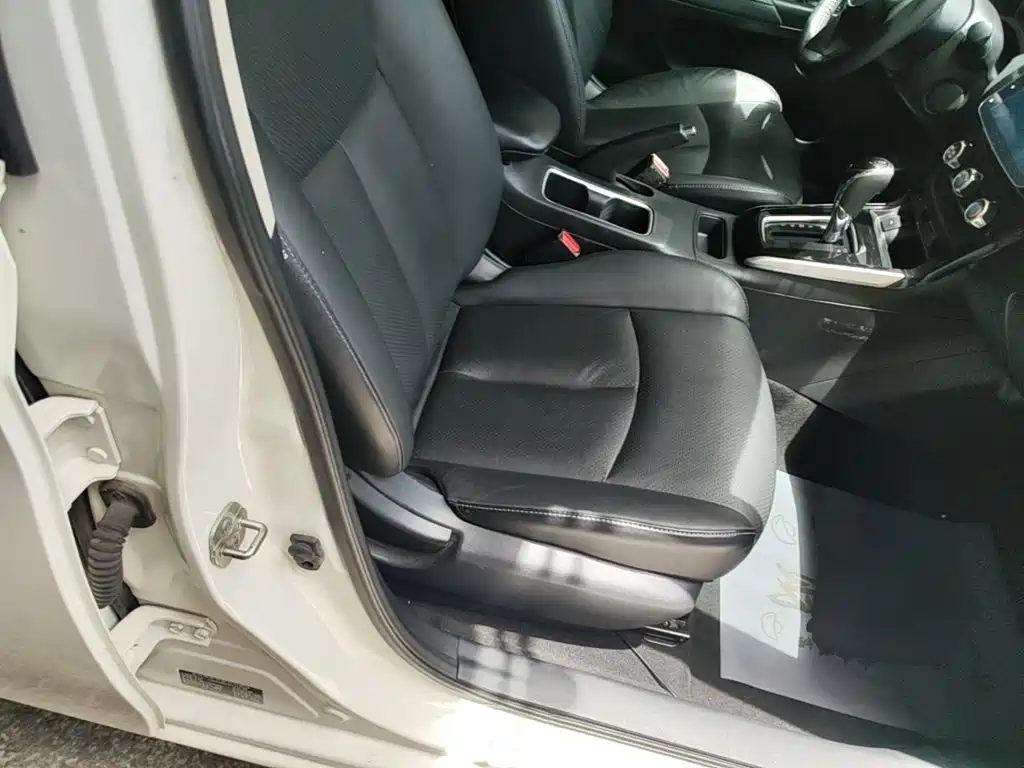 Nissan Sylphy 2019 — фото 25