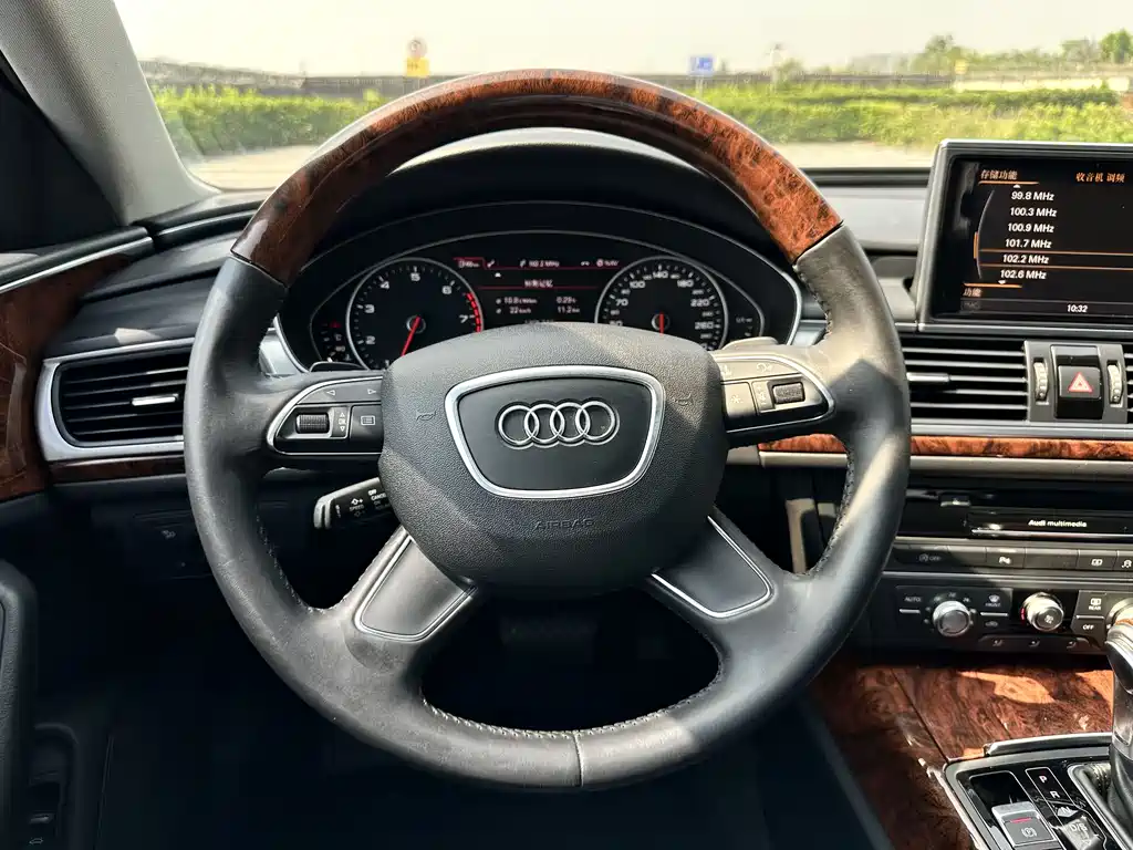 Audi A6L 2014 — фото 16